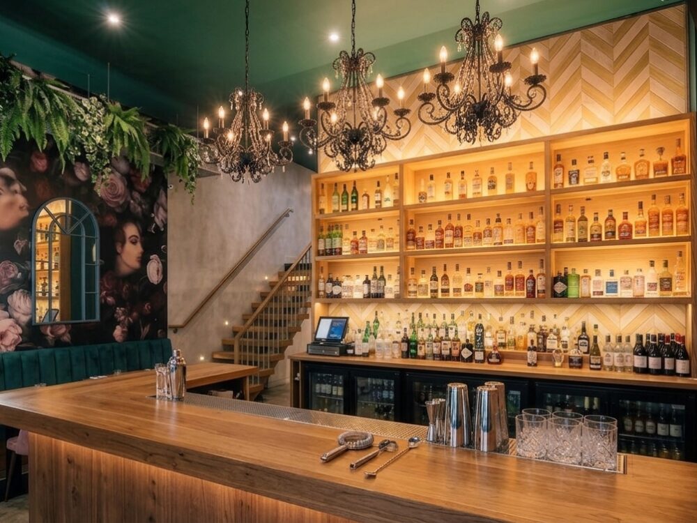 Ginery Bar Makarios Avenue
