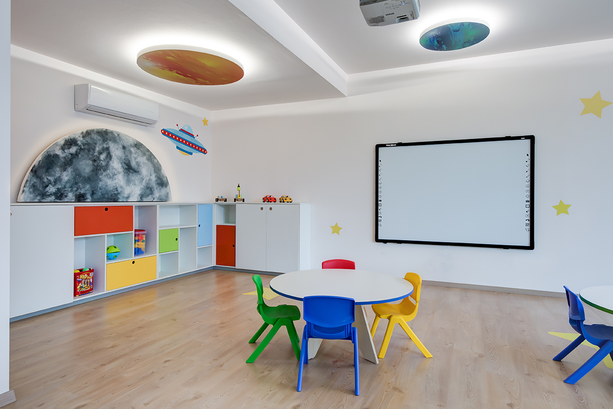 Kindergarten and Tuition Center Sygxroni Mathisi, Educational interior design by Kivo Design House (9)